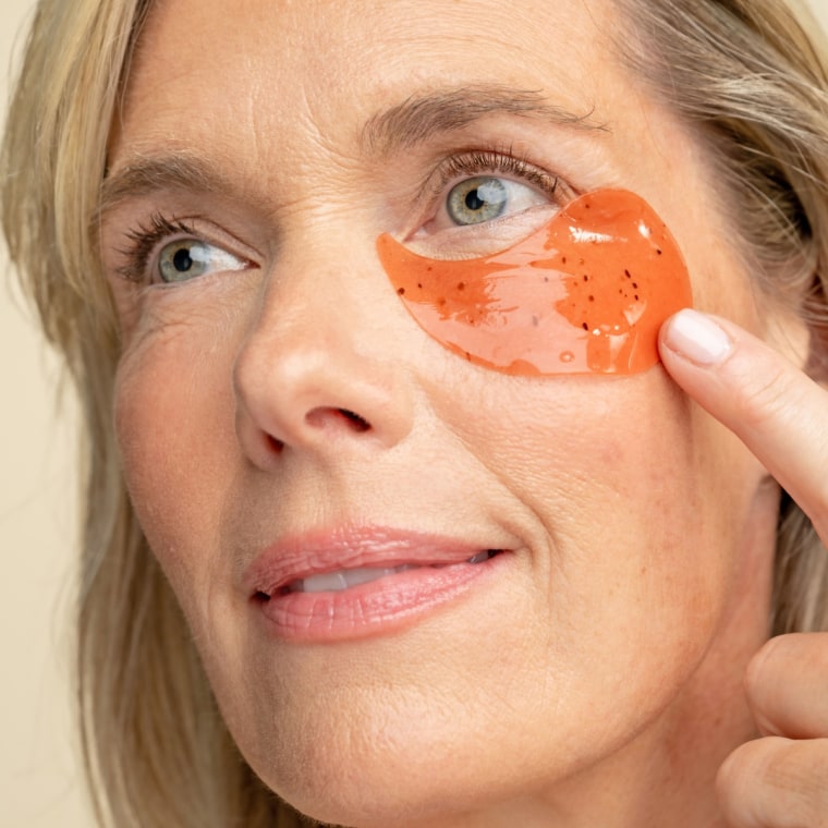 Derma-E Retinol Line Smoothing Hydro Gel Patches work perfectly along the eye area.